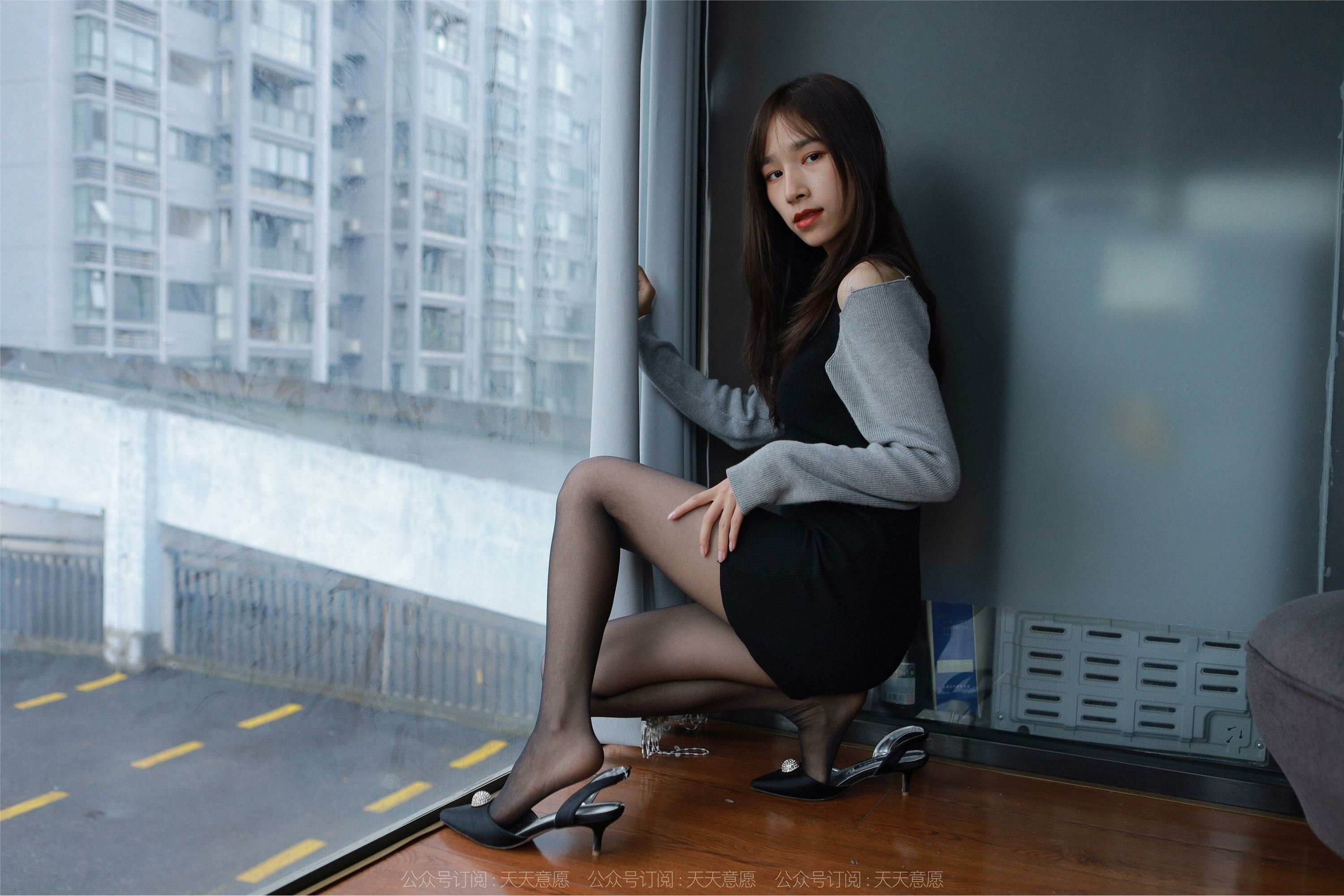 IESS异思趣向 2022.03.26 丝享家1040：美子《沙发上的黑丝》